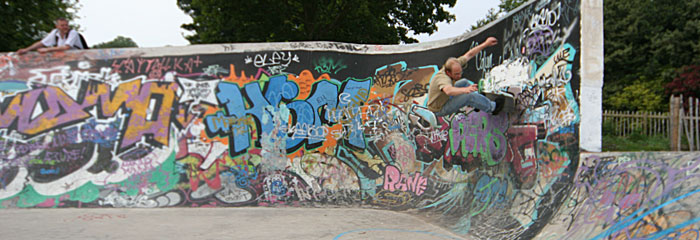 Daryl cruising the wallride